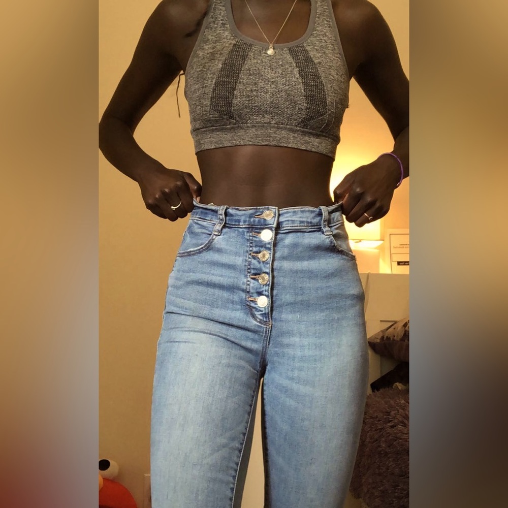 Blue high rise garage jeans. Size 05/ medium. Fit like a small on me.